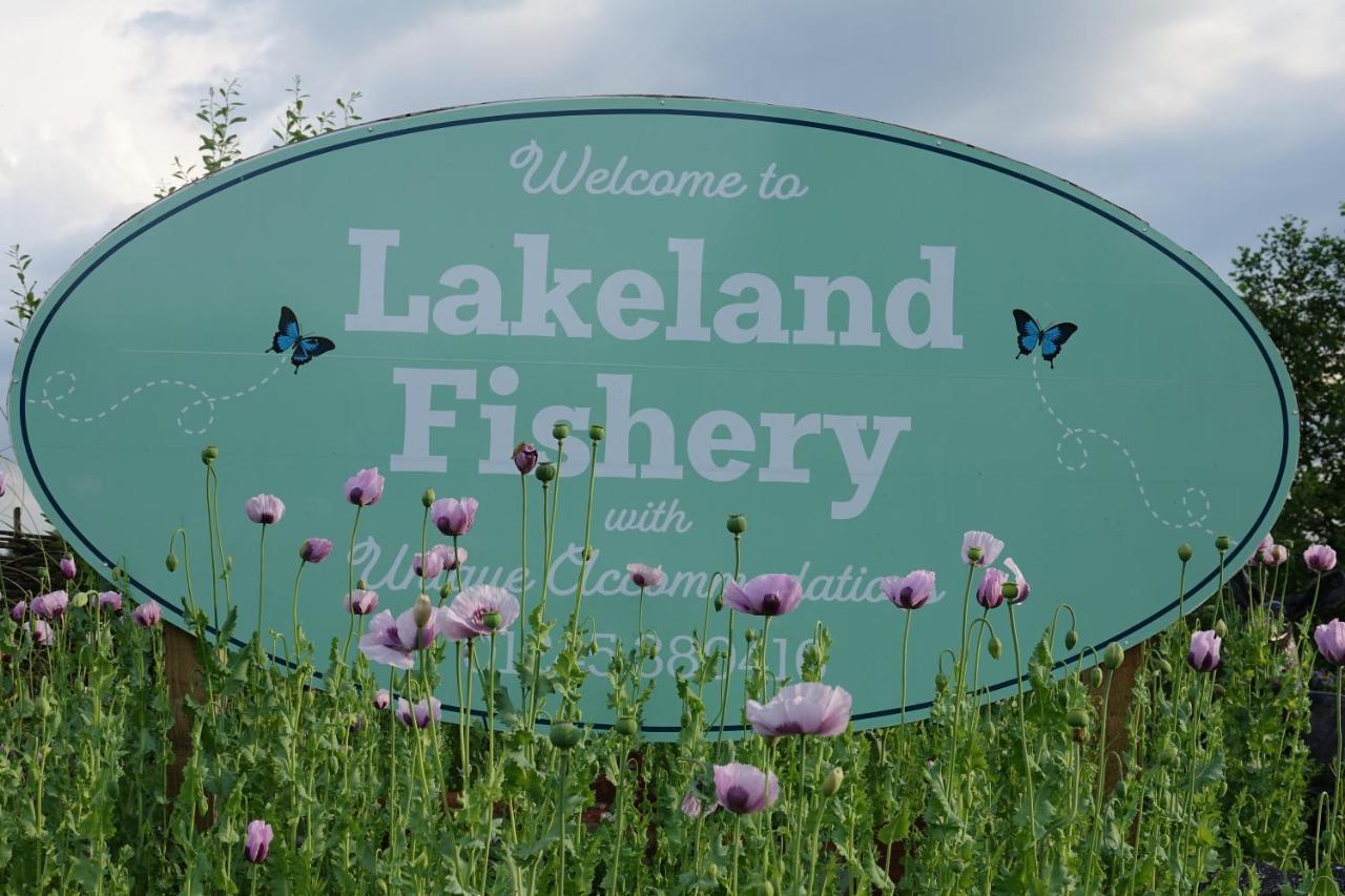 Lakeland Lodge With Private Hot Tub And Fishing Hatfield Peverel Exterior foto